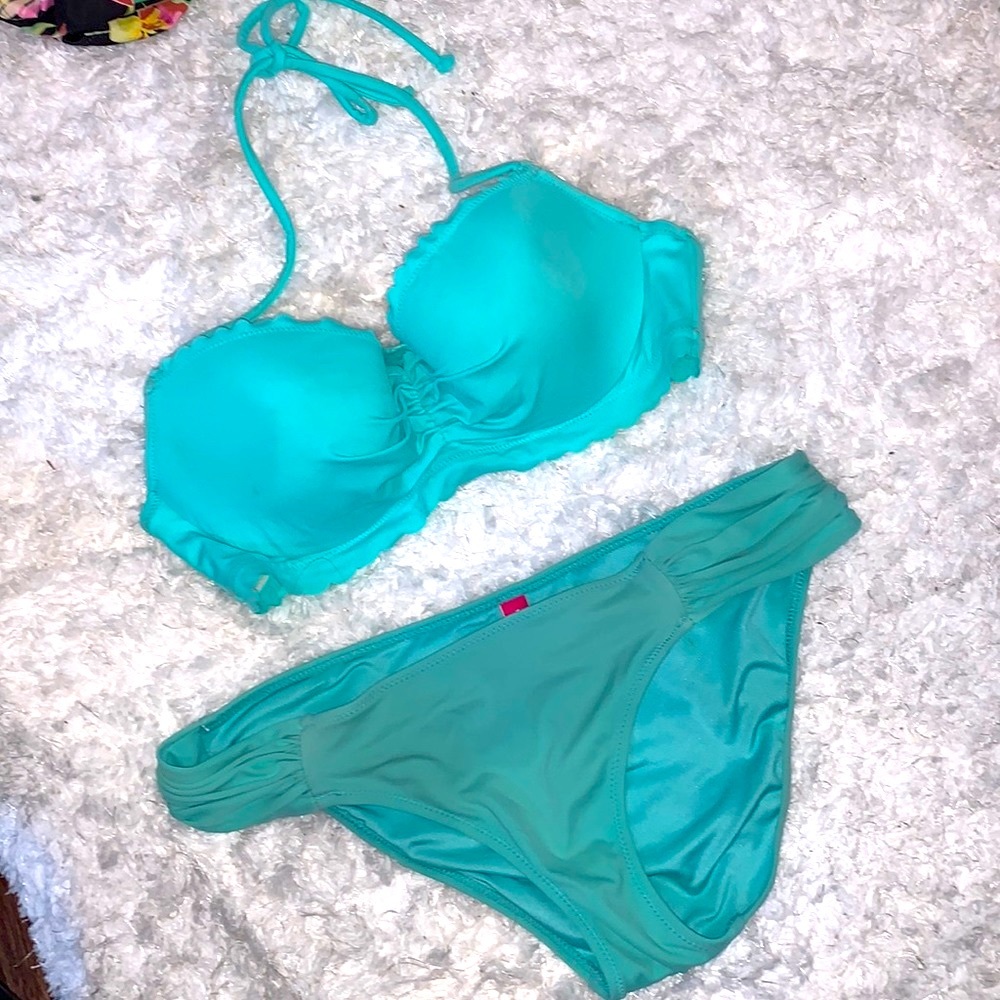 VS bikini